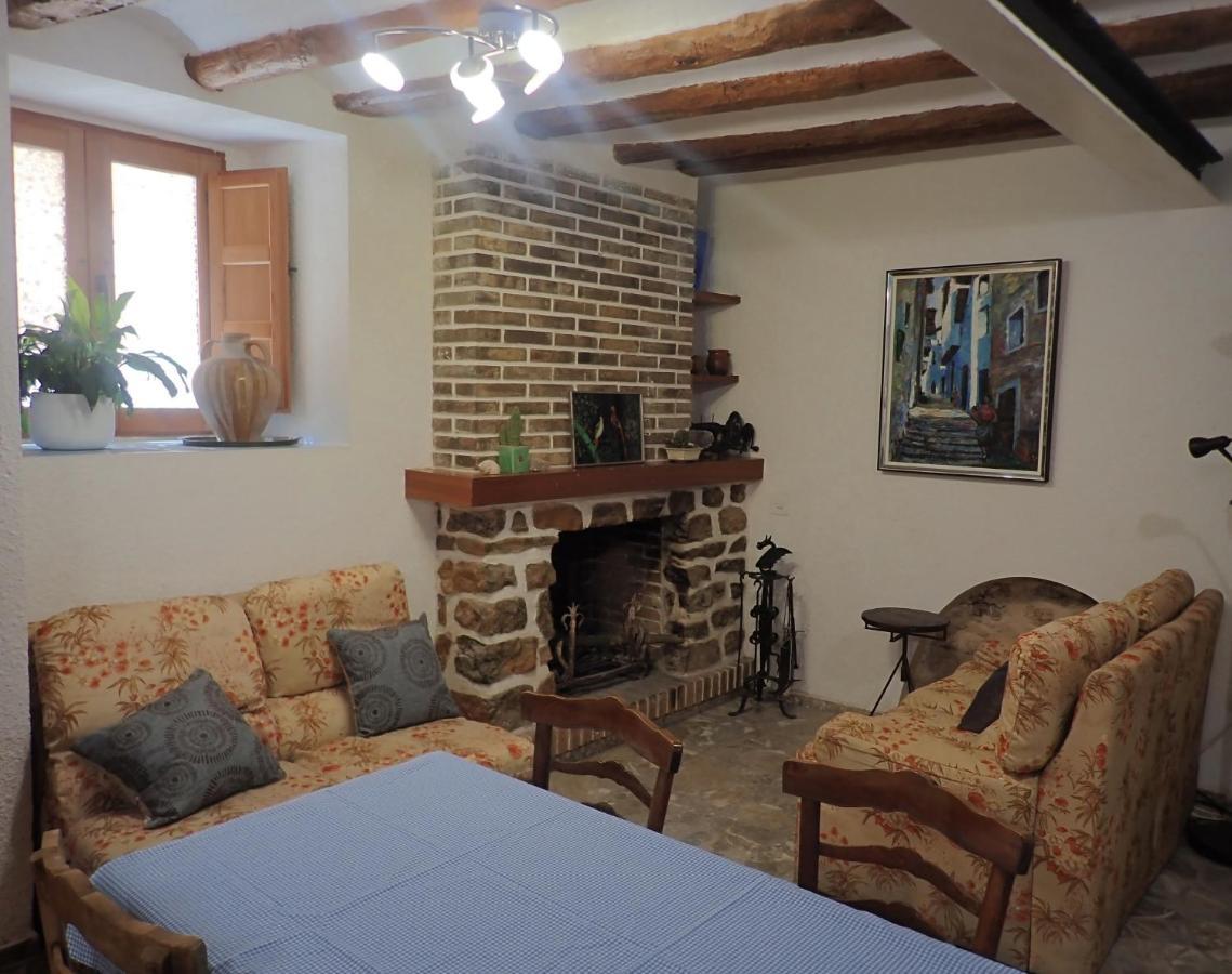 Albergue Casa De L'Aigua เบเซย์เต ภายนอก รูปภาพ